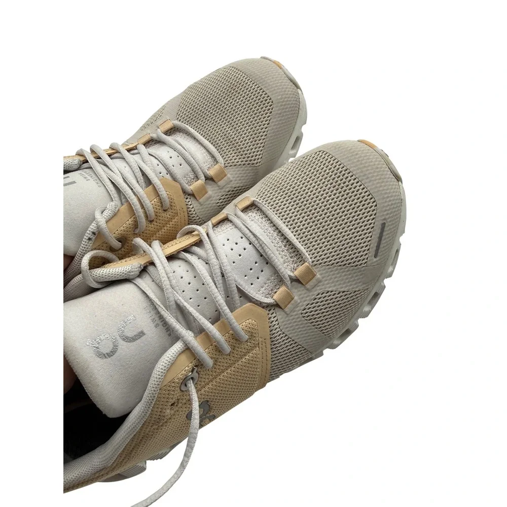 On Cloud 5 Running Shoes Womens 7.5 Tan Grey Excellent CloudTec Sneakers